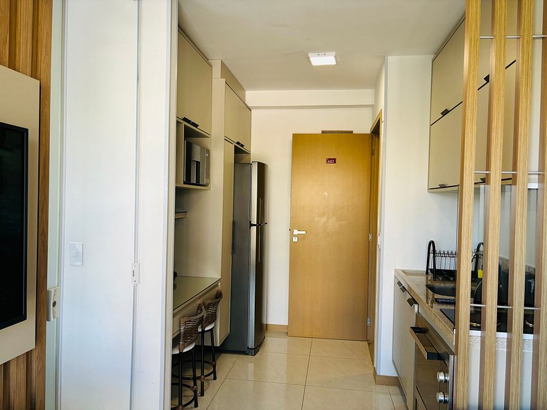 Apartamento com varanda em Salvador, Caminho das Árvores