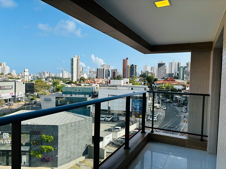 Apartamento com varanda em Salvador, Caminho das Árvores